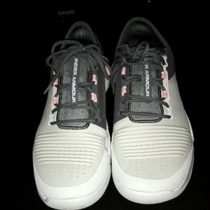 Under Armour Halo Grey size12 men's, like NEW cond.